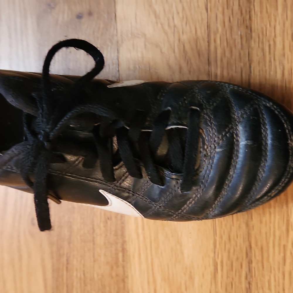 Cleats - Picture 3 of 4
